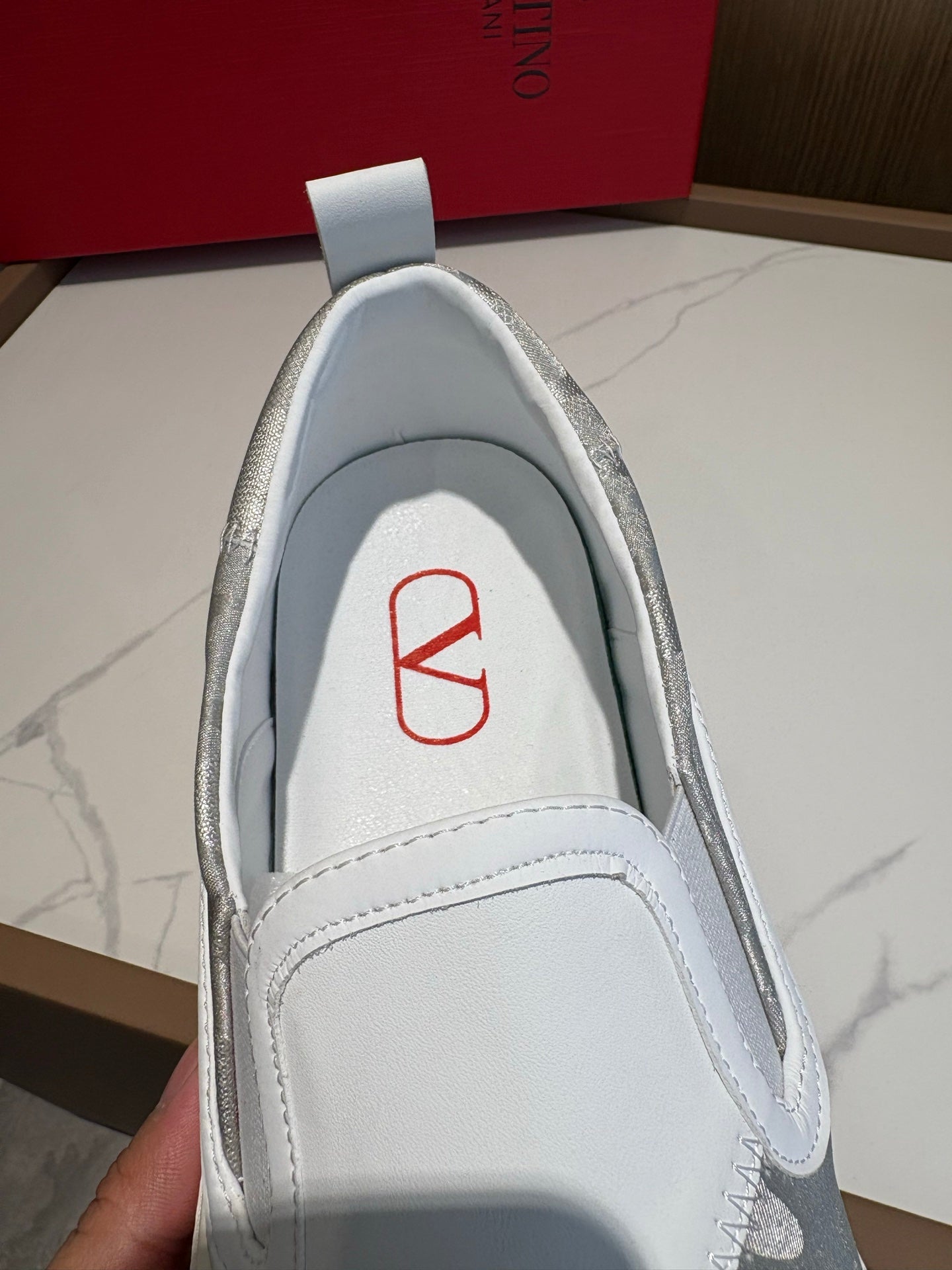 LuxluxHouse Best Quality Shoes Valentino