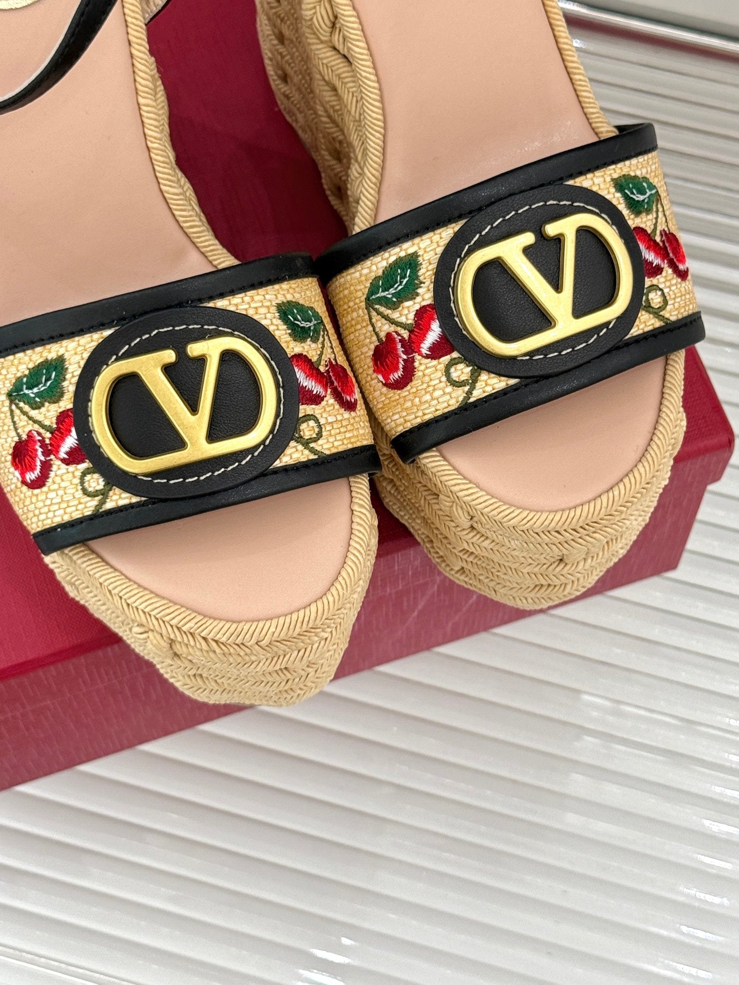 LuxluxHouse Best Quality Valentino Women Shoes