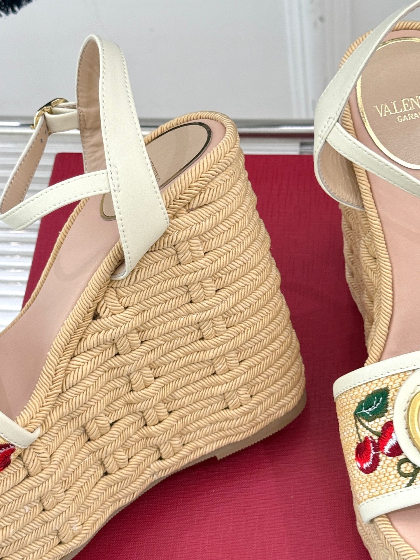 LuxluxHouse Best Quality Valentino Women Shoes