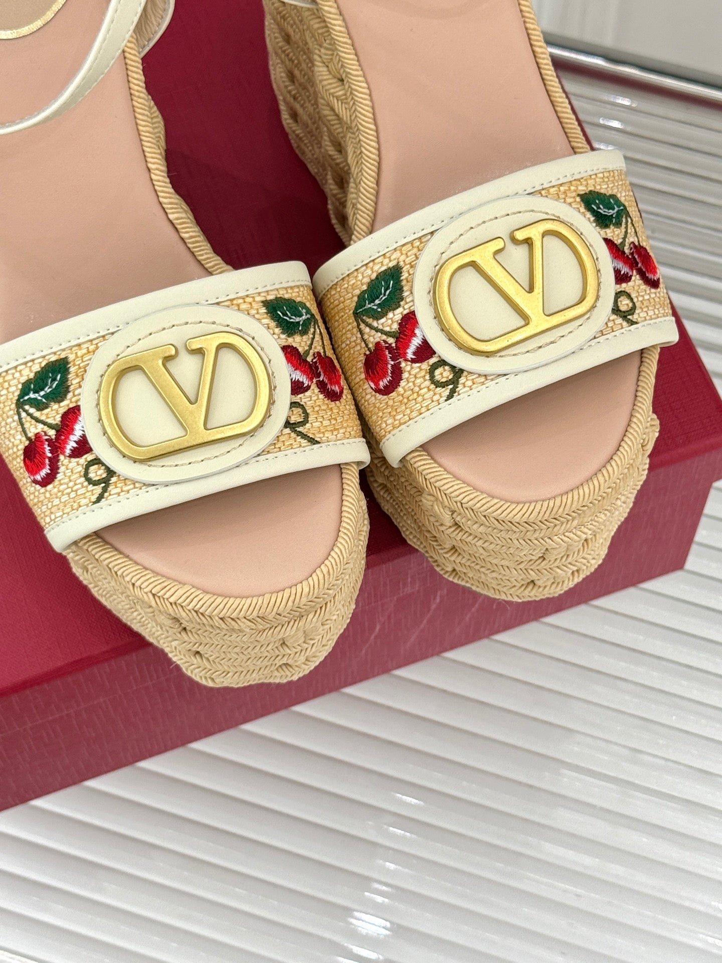 LuxluxHouse Best Quality Valentino Women Shoes