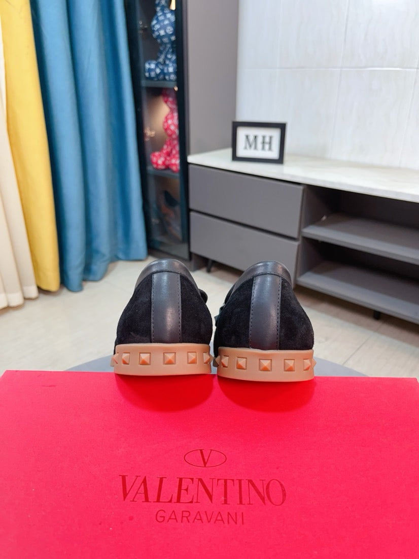 LuxluxHouse Best Quality Shoes Valentino