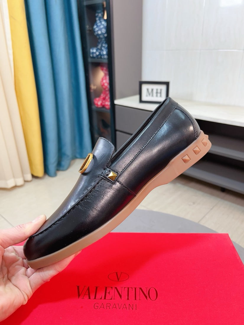 LuxluxHouse Best Quality Shoes Valentino