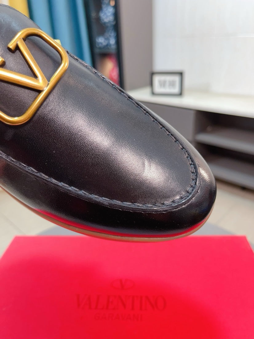LuxluxHouse Best Quality Shoes Valentino
