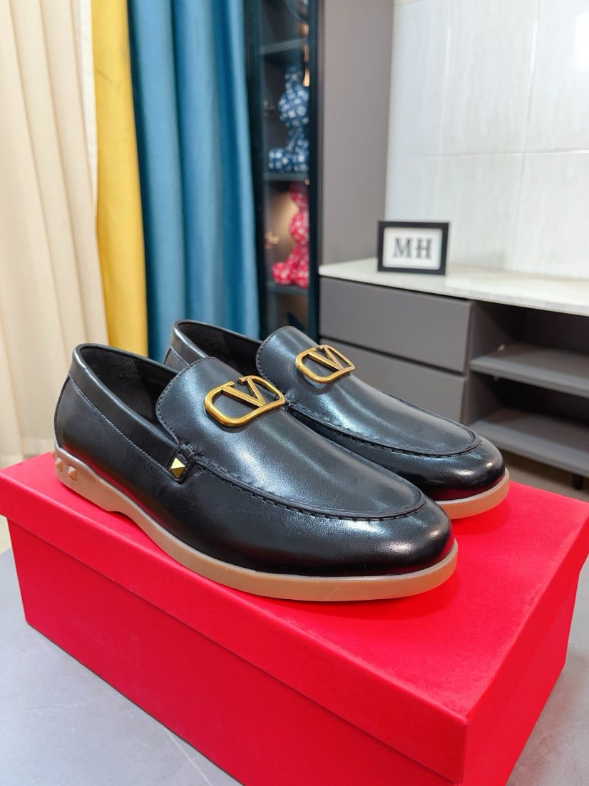LuxluxHouse Best Quality Shoes Valentino