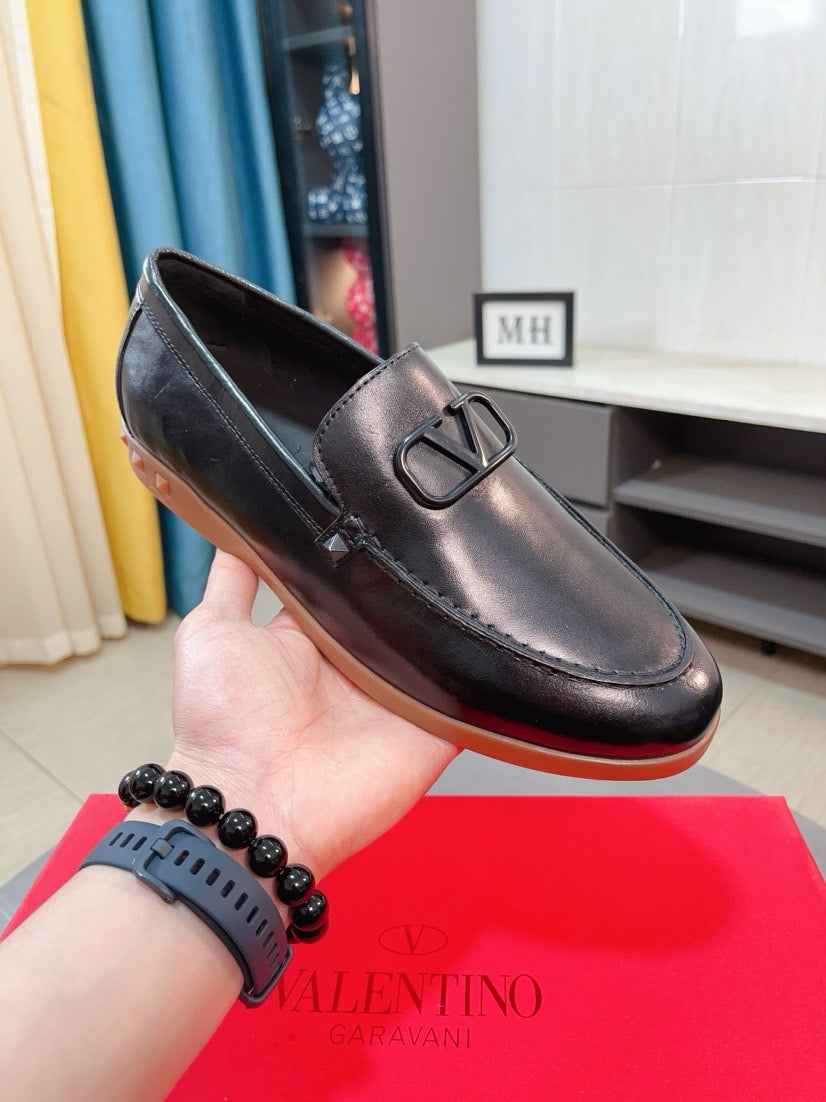 LuxluxHouse Best Quality Shoes Valentino