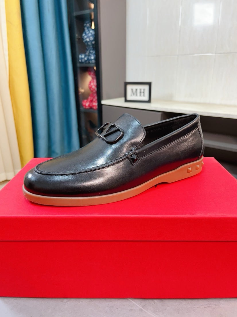LuxluxHouse Best Quality Shoes Valentino