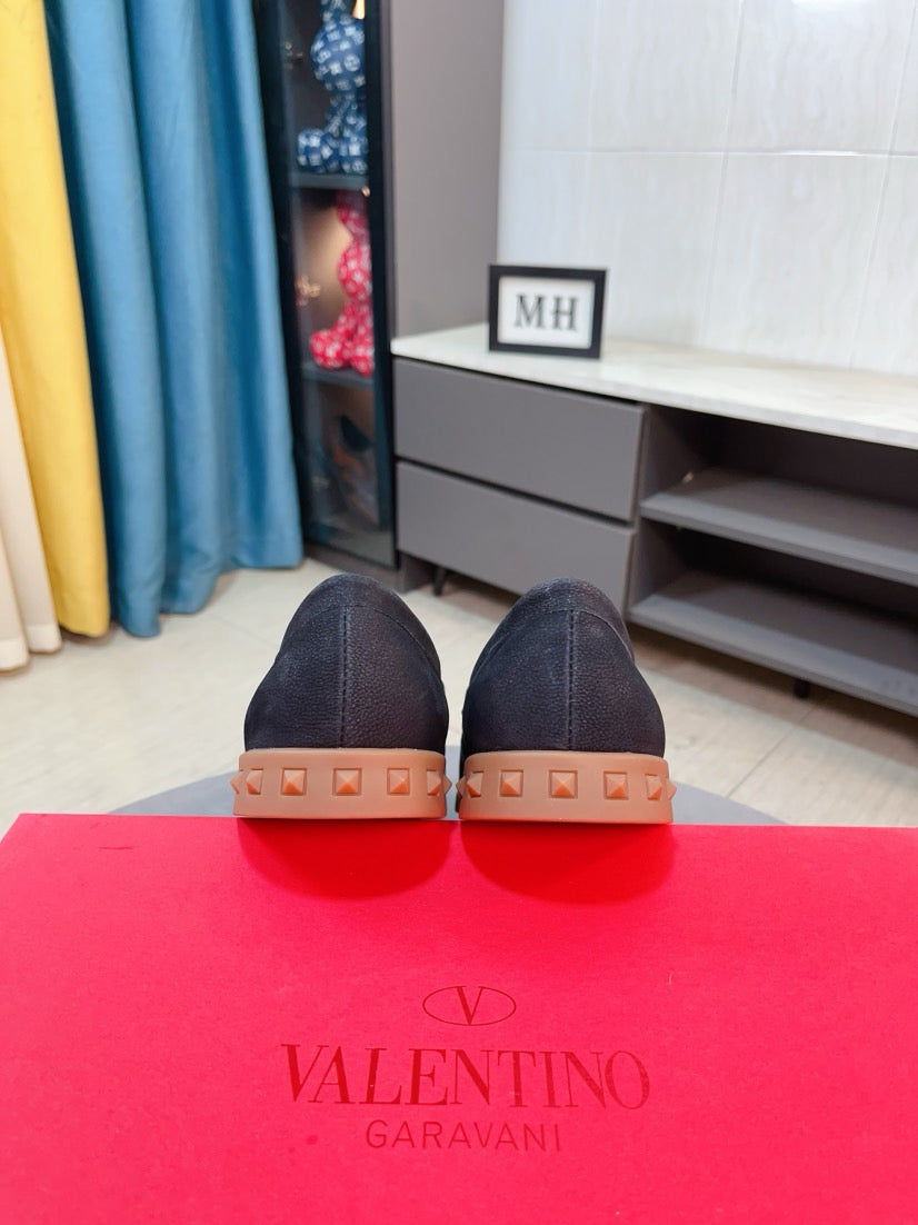 LuxluxHouse Best Quality Shoes Valentino