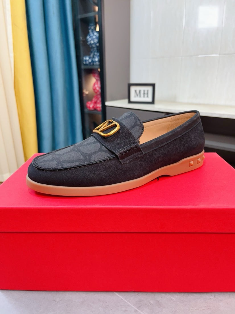 LuxluxHouse Best Quality Shoes Valentino