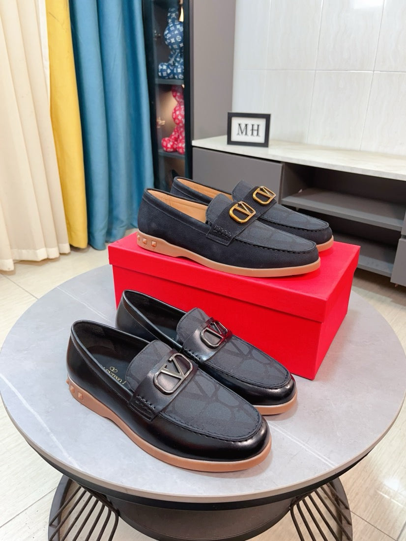 LuxluxHouse Best Quality Shoes Valentino