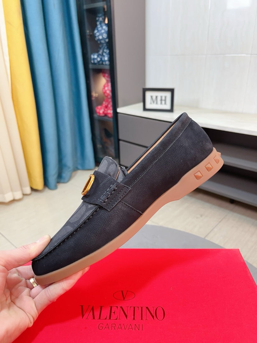 LuxluxHouse Best Quality Shoes Valentino