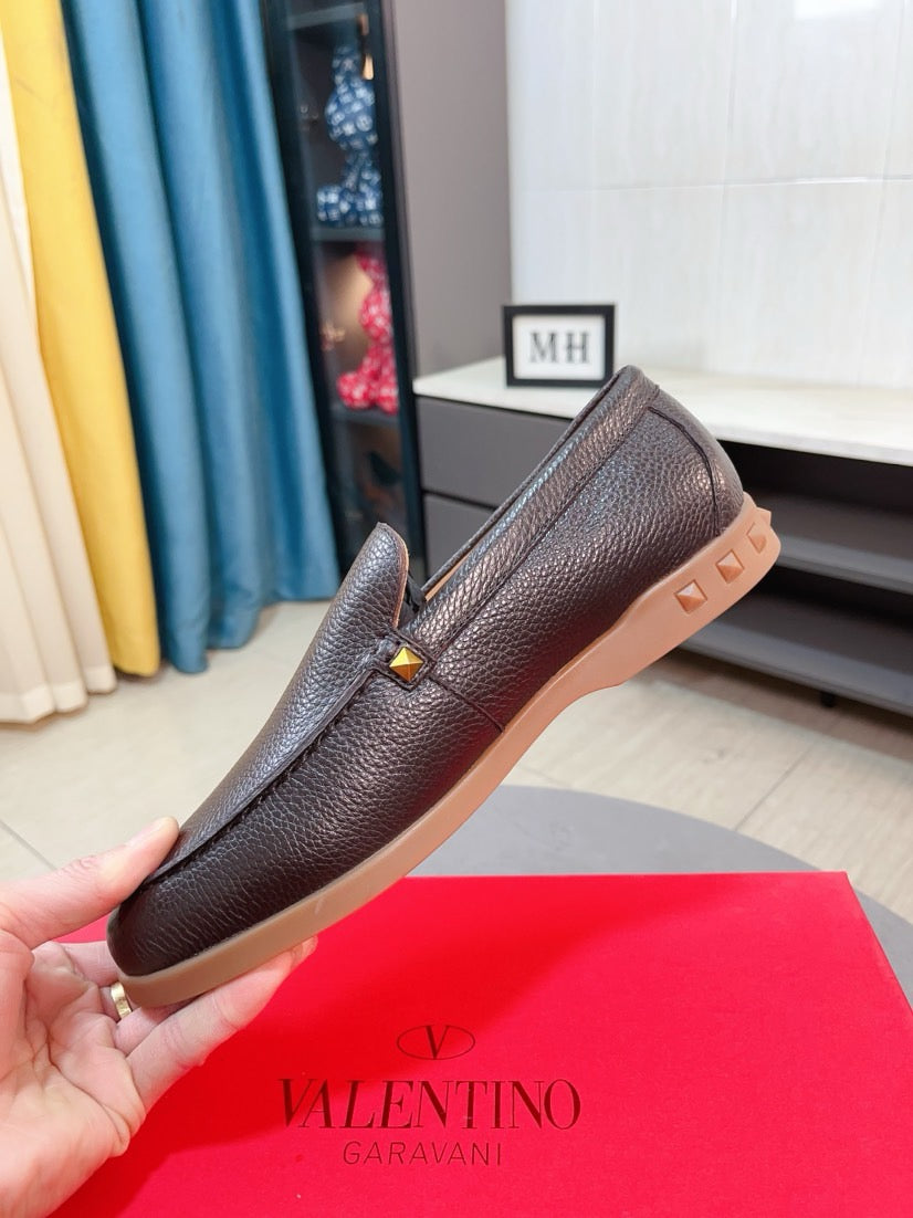 LuxluxHouse Best Quality Shoes Valentino