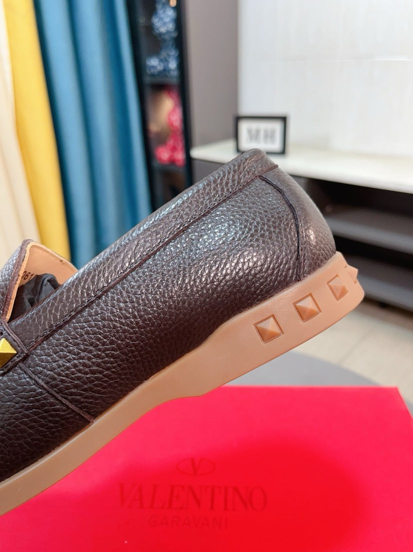LuxluxHouse Best Quality Shoes Valentino