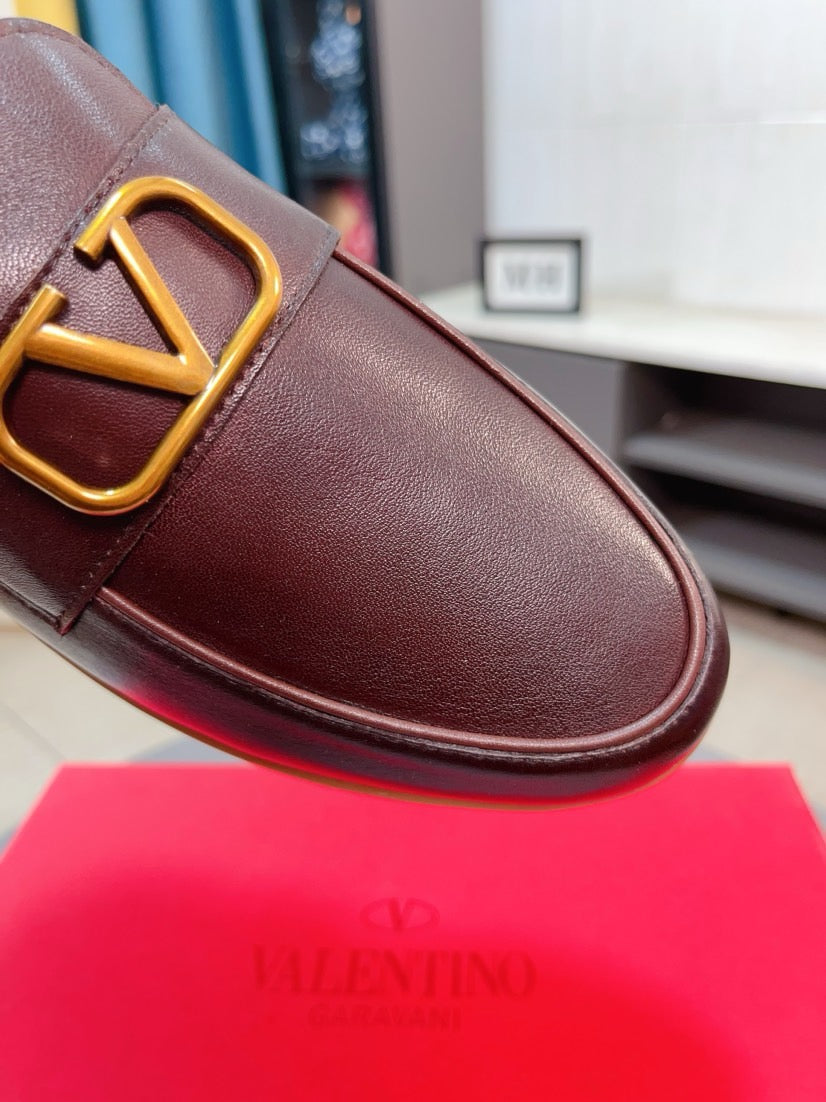 LuxluxHouse Best Quality Shoes Valentino