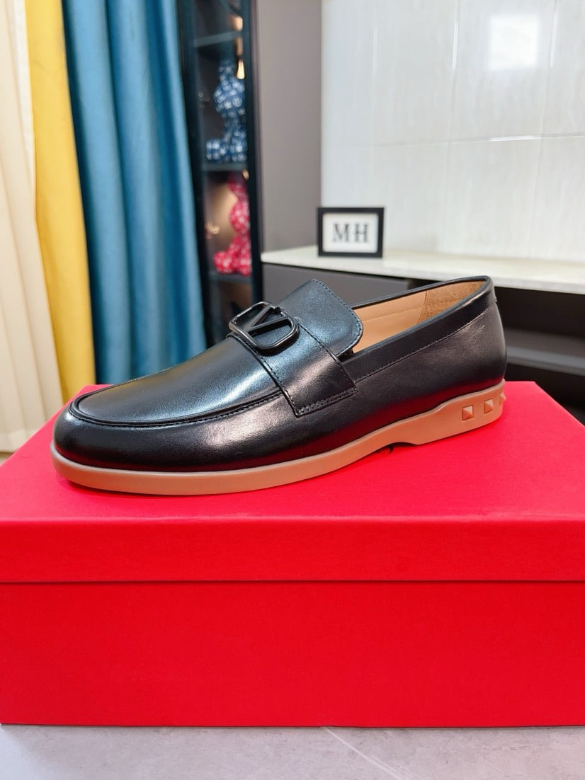 LuxluxHouse Best Quality Shoes Valentino