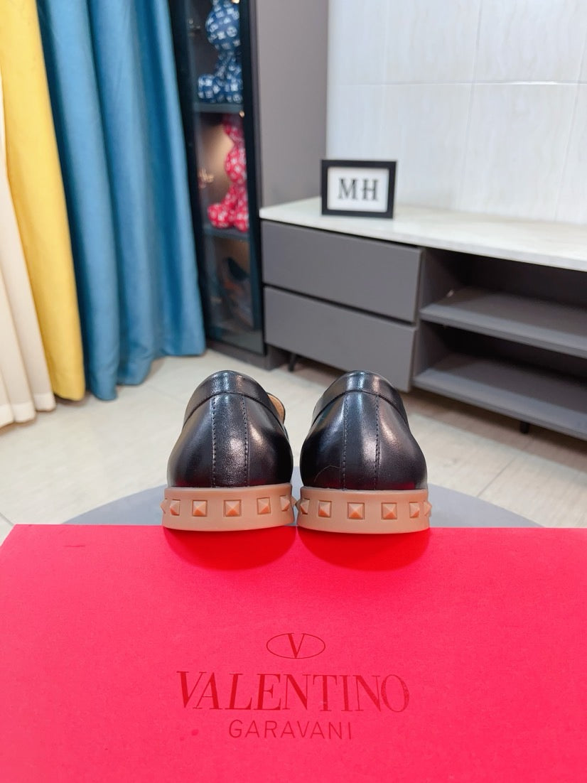 LuxluxHouse Best Quality Shoes Valentino