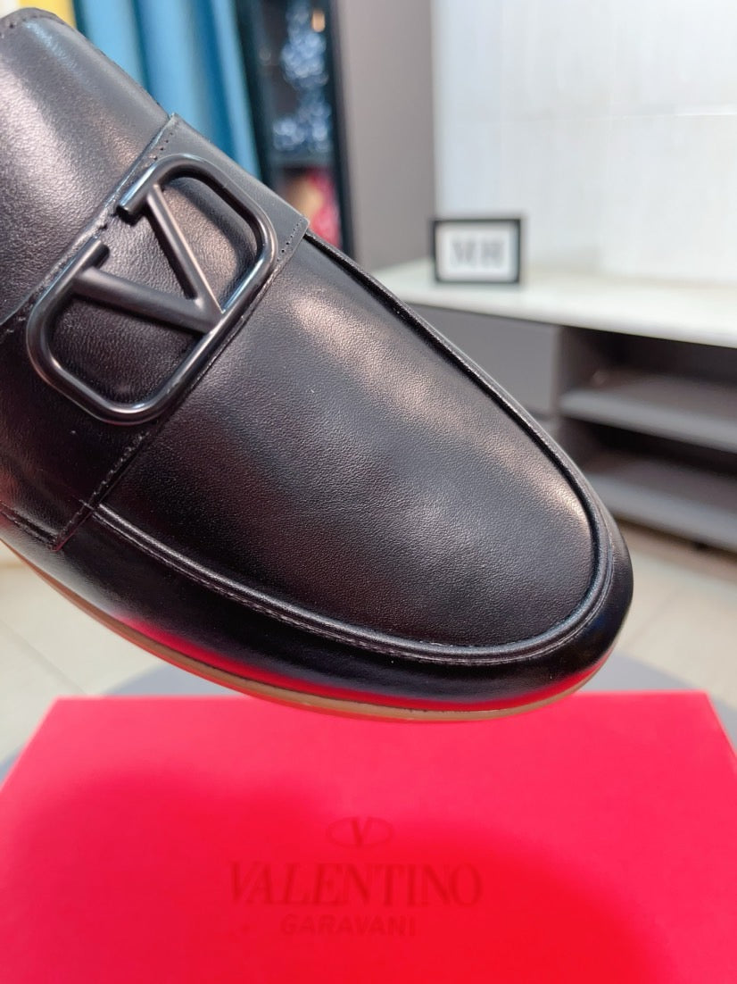 LuxluxHouse Best Quality Shoes Valentino