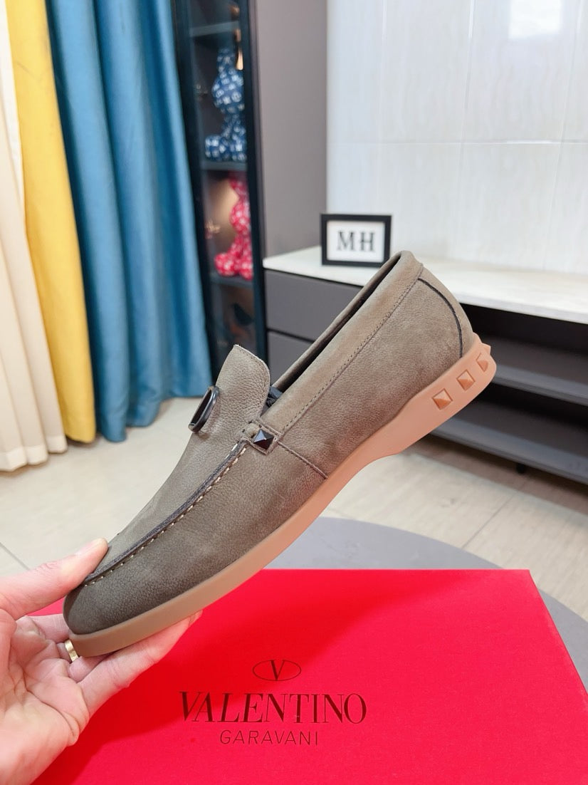 LuxluxHouse Best Quality Shoes Valentino