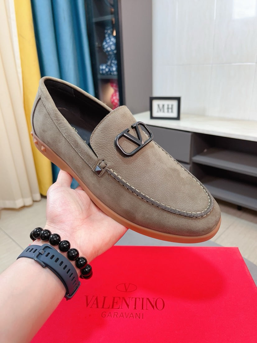 LuxluxHouse Best Quality Shoes Valentino