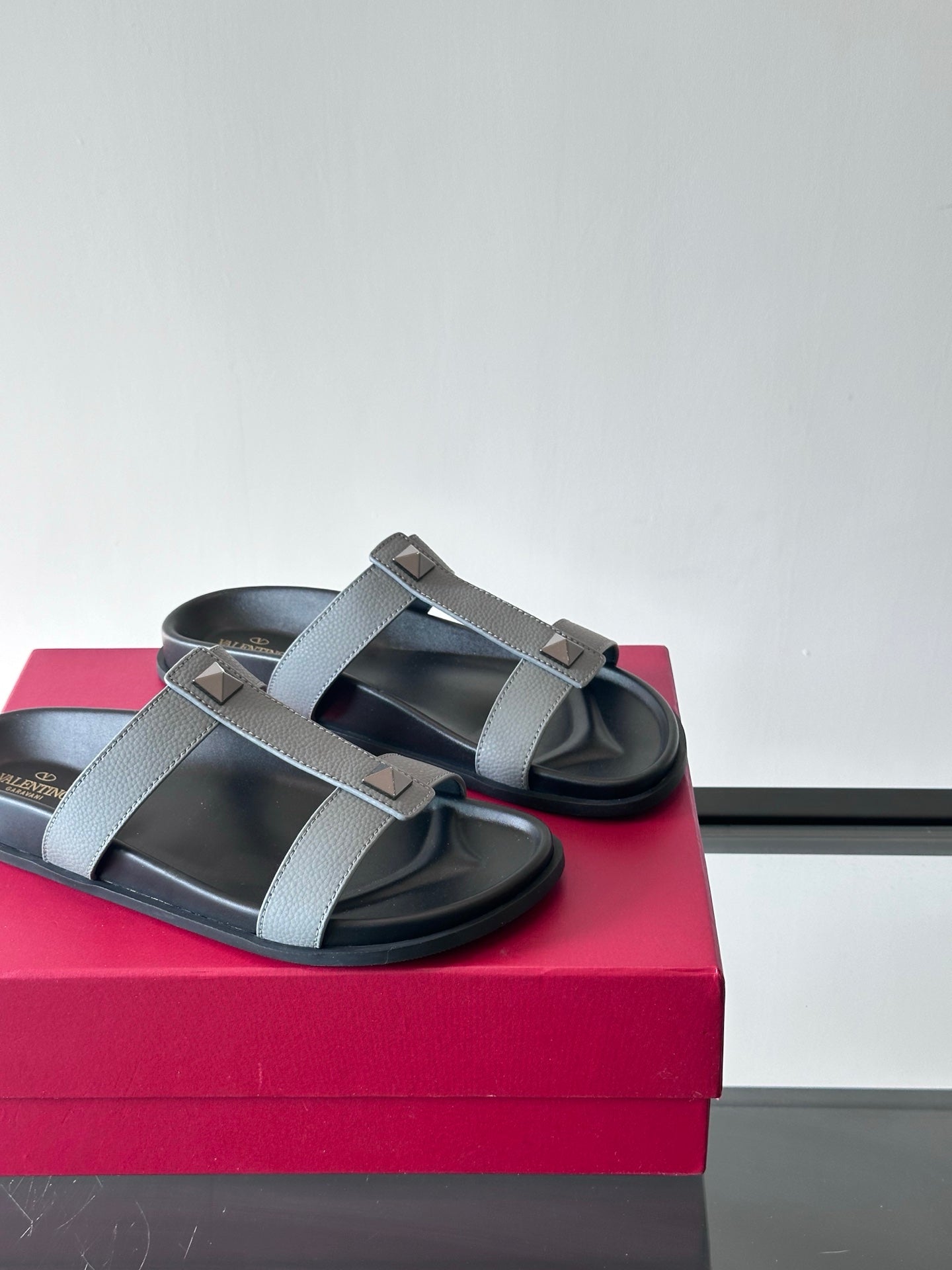 LuxluxHouse Best Quality Sandals Valentino