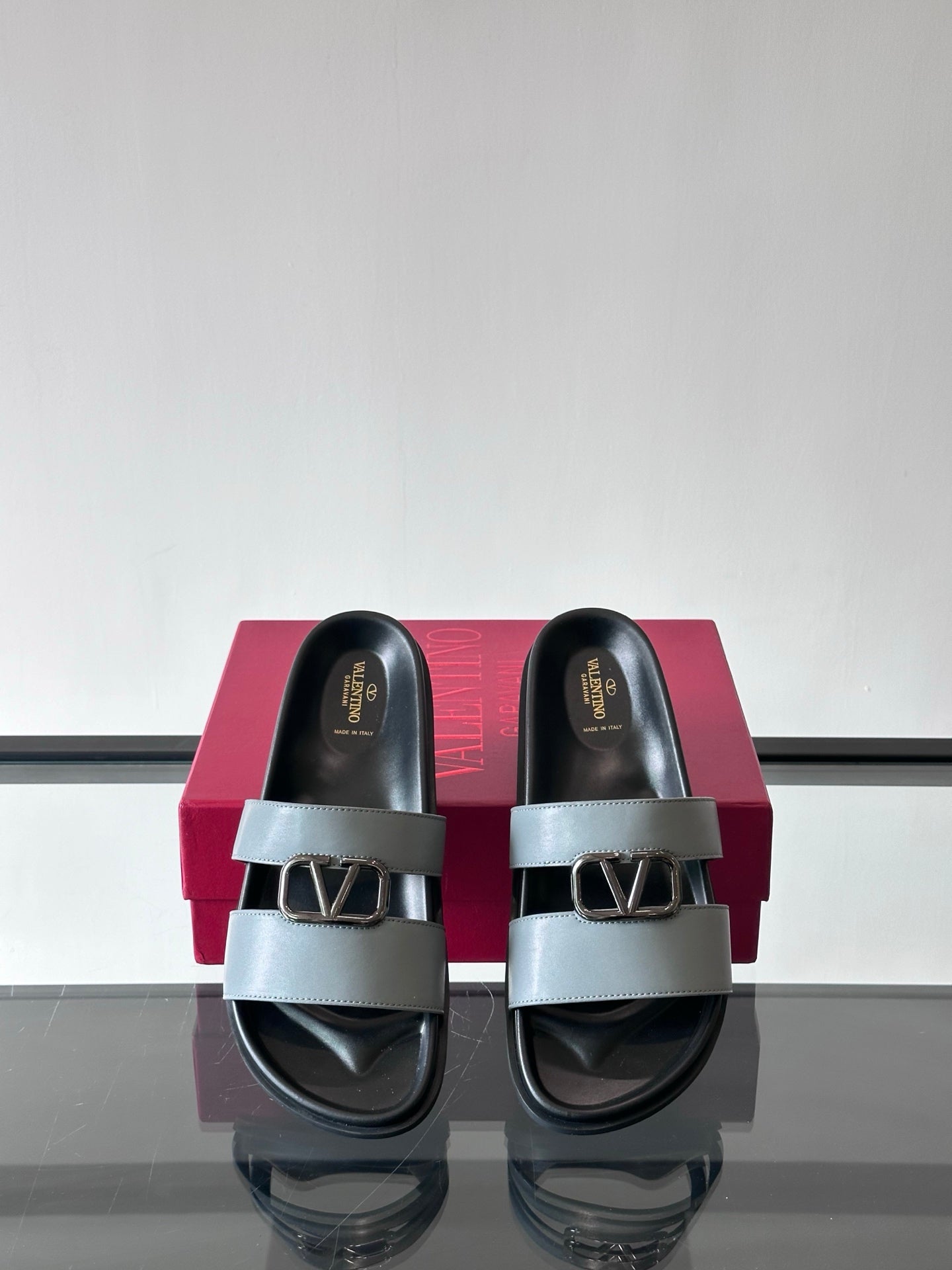 LuxluxHouse Best Quality Sandals Valentino