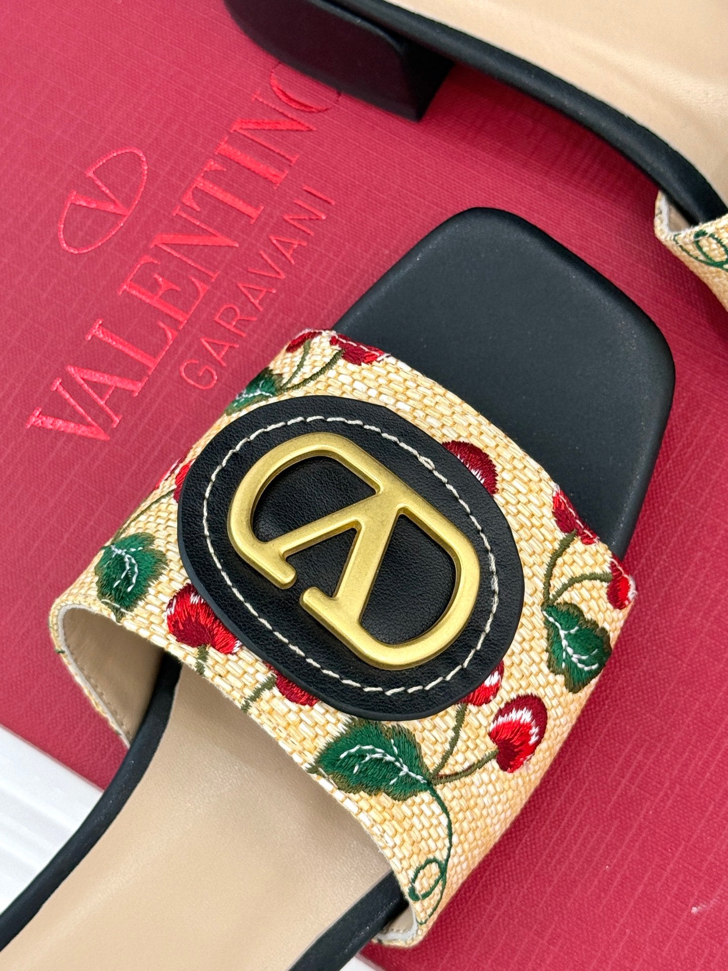 LuxluxHouse Best Quality Valentino Women Shoes
