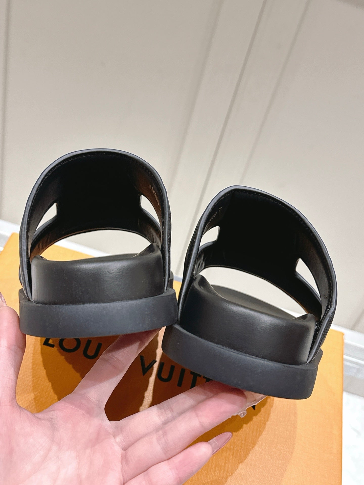 LuxluxHouse Best Quality Women Shoes Hermes