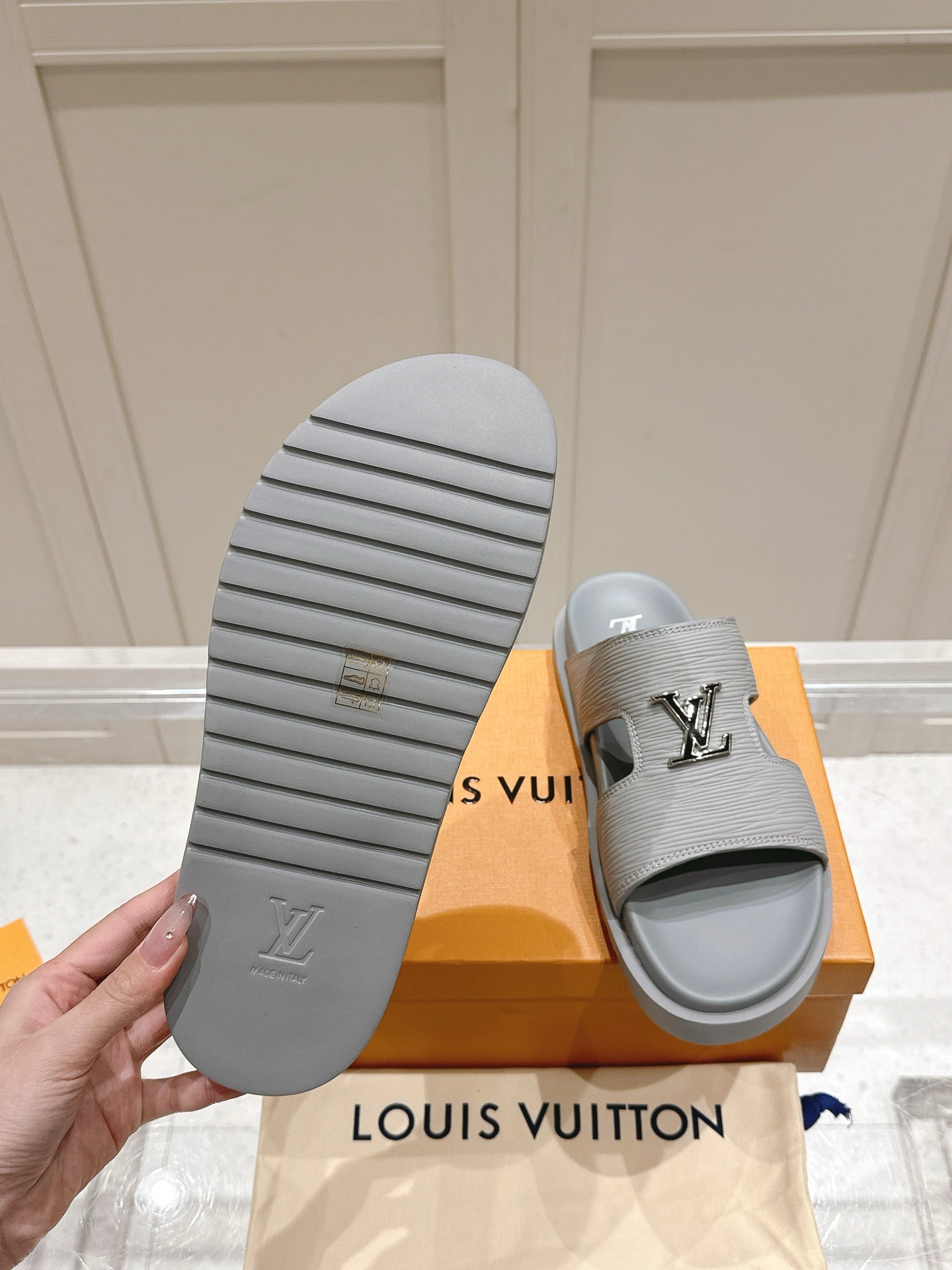 LuxluxHouse Best Quality Women Shoes Hermes