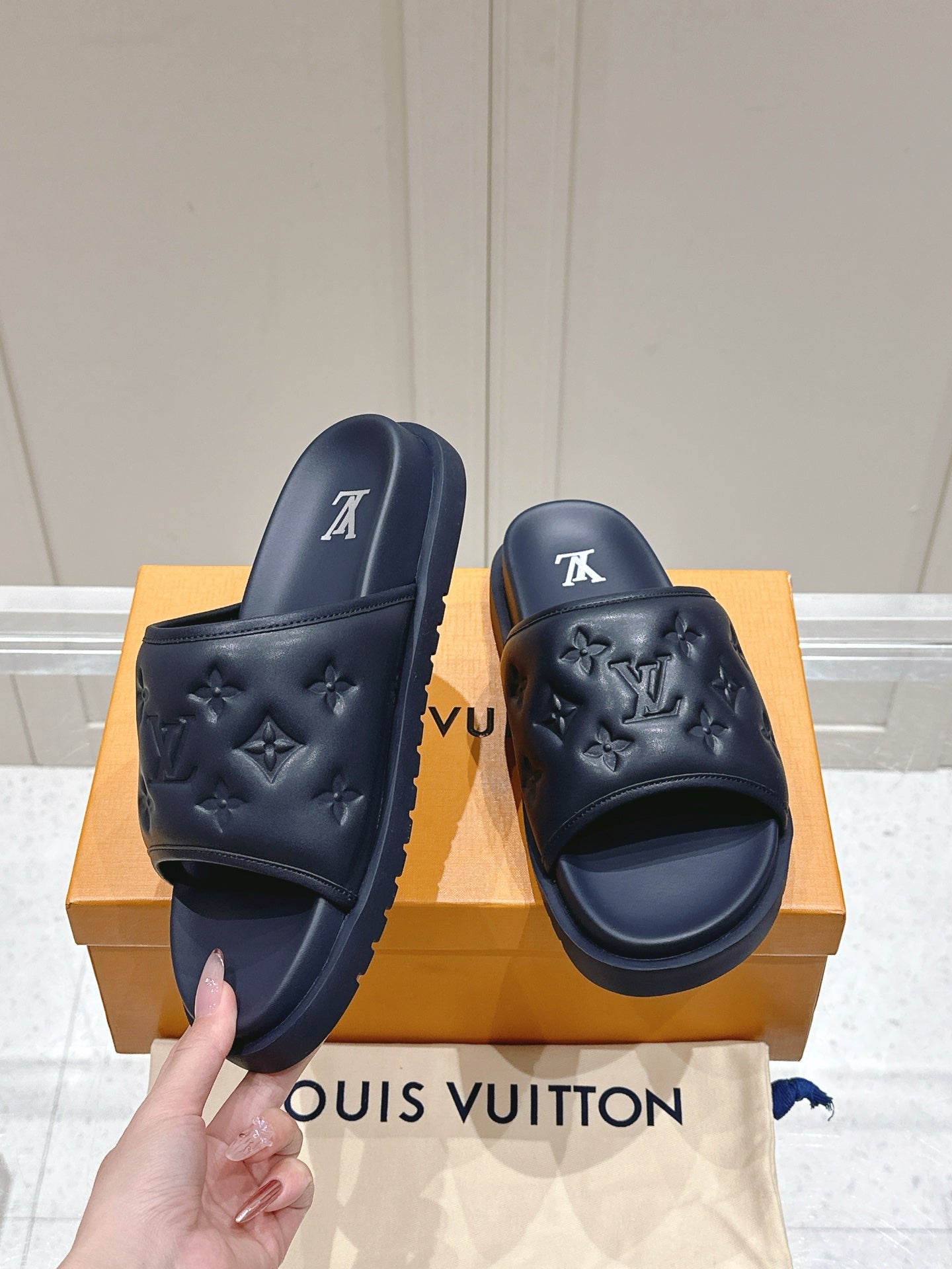 LuxluxHouse Best Quality Women Shoes Hermes