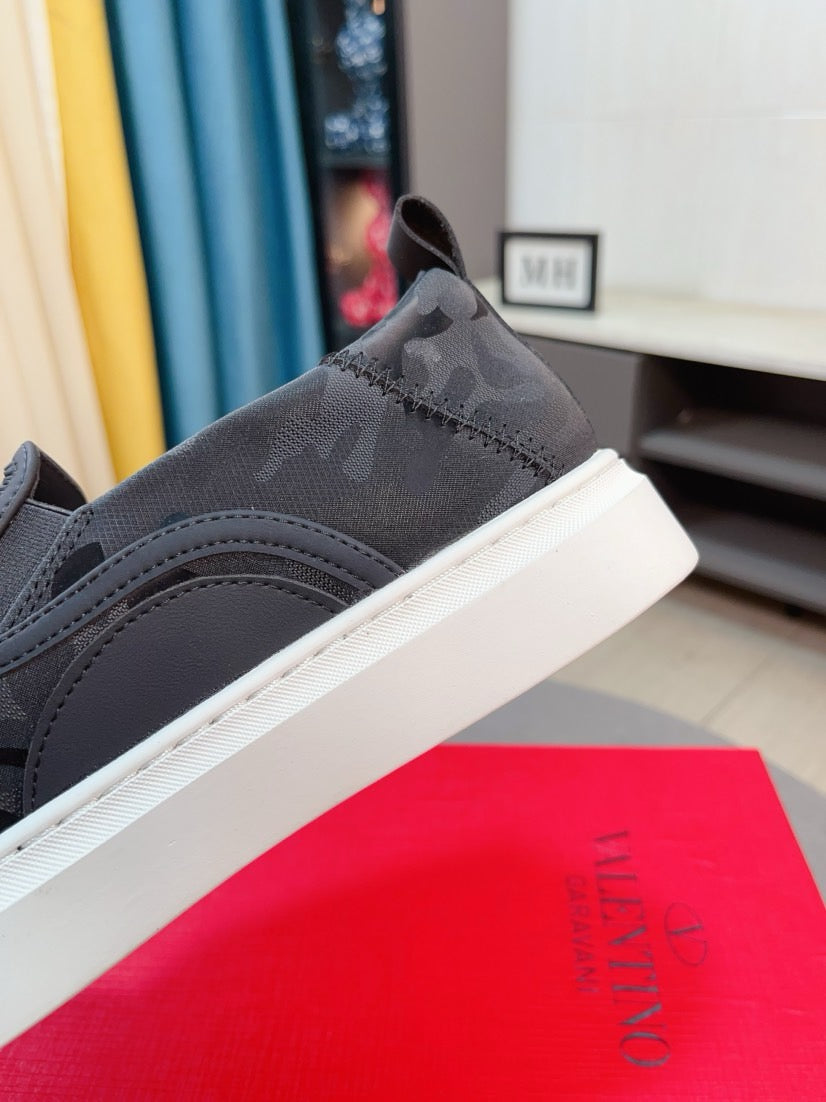 LuxluxHouse Best Quality Shoes Valentino