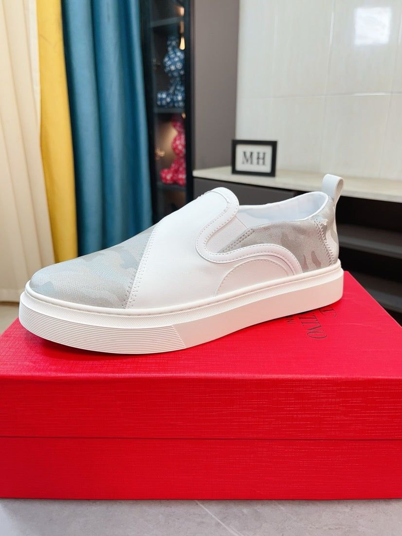 LuxluxHouse Best Quality Shoes Valentino