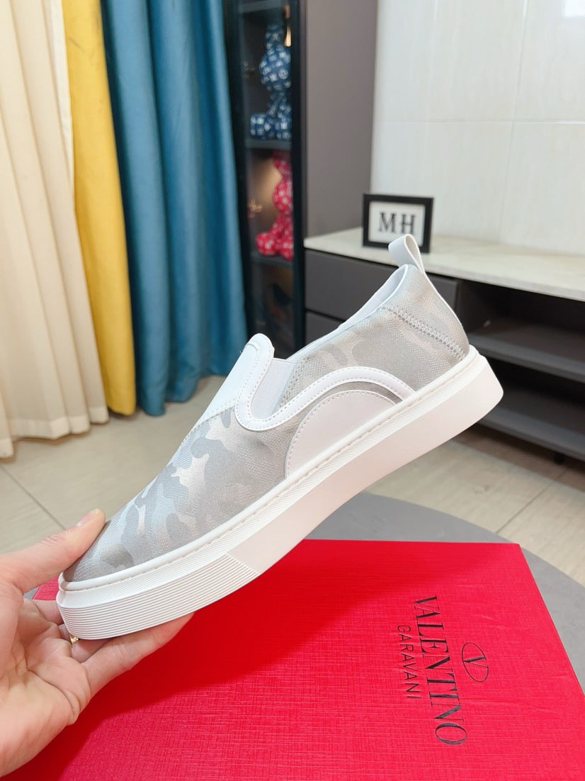 LuxluxHouse Best Quality Shoes Valentino