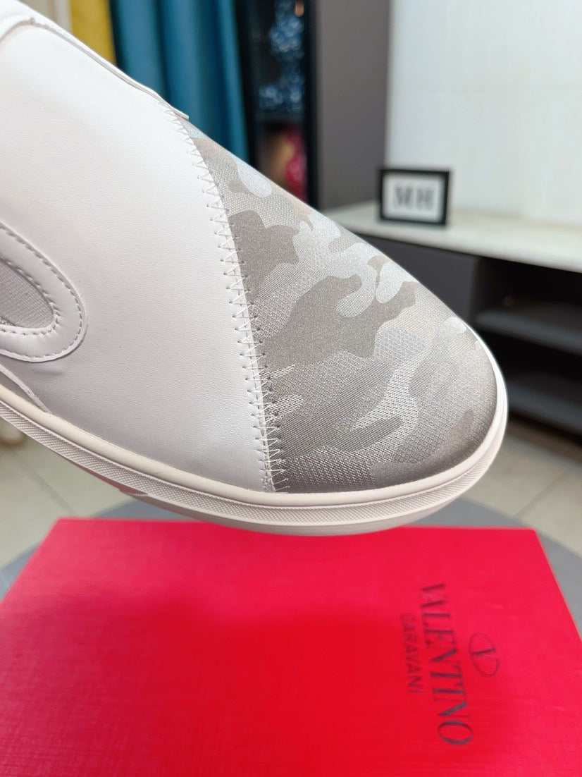 LuxluxHouse Best Quality Shoes Valentino