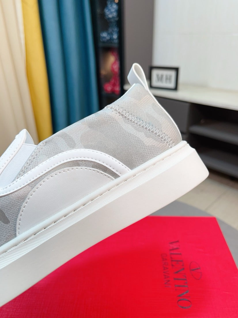 LuxluxHouse Best Quality Shoes Valentino