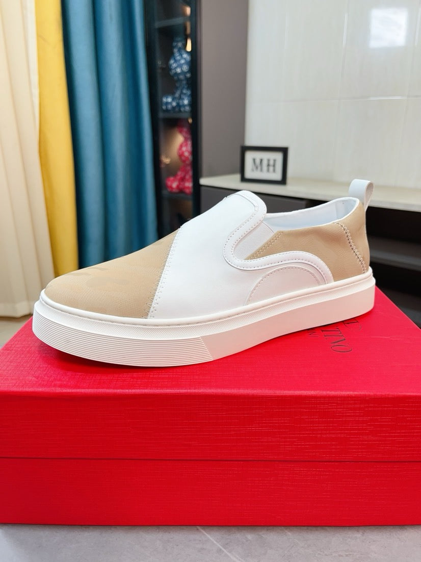 LuxluxHouse Best Quality Shoes Valentino