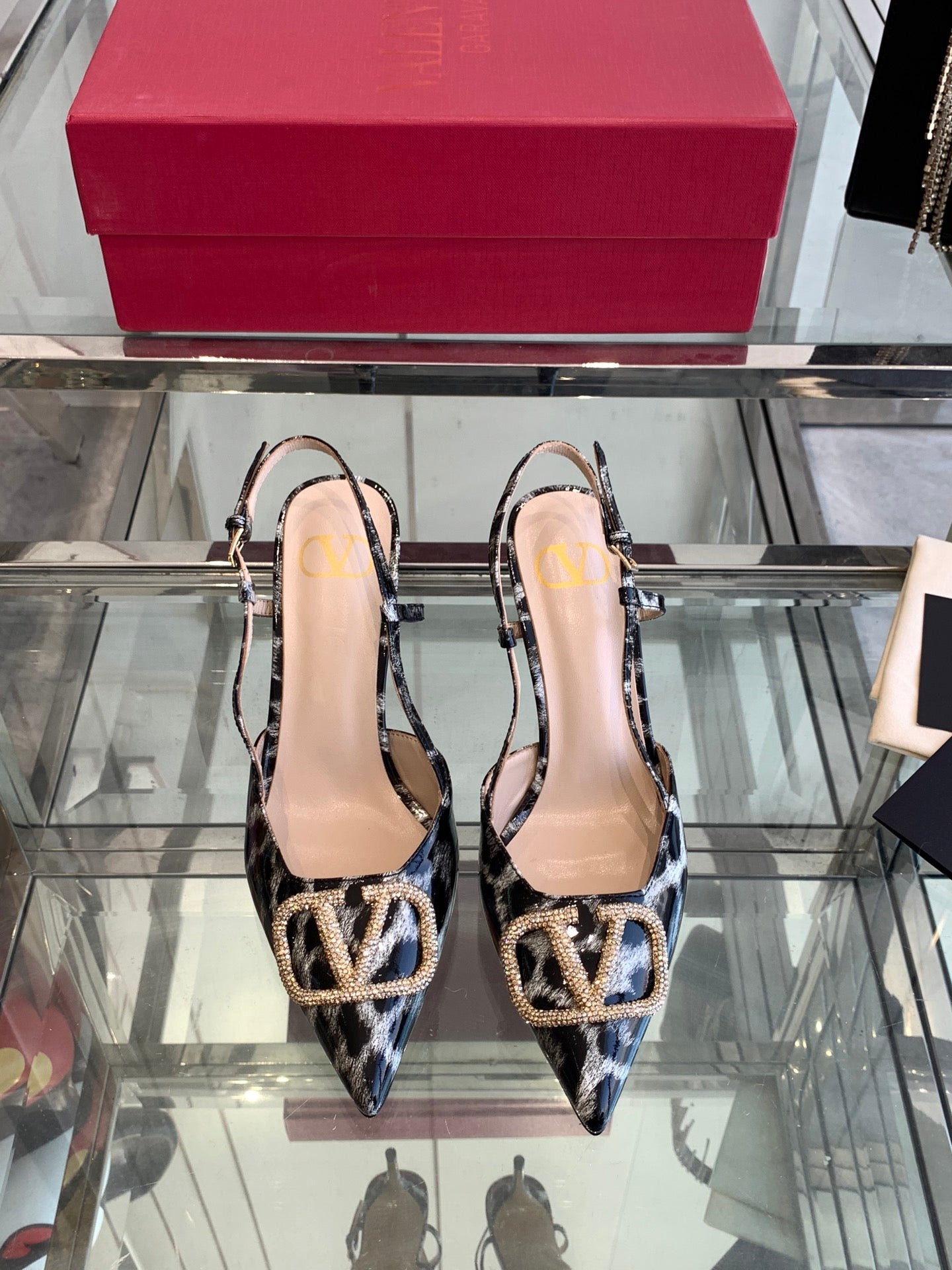 LuxluxHouse Best Quality Valentino Women Shoes