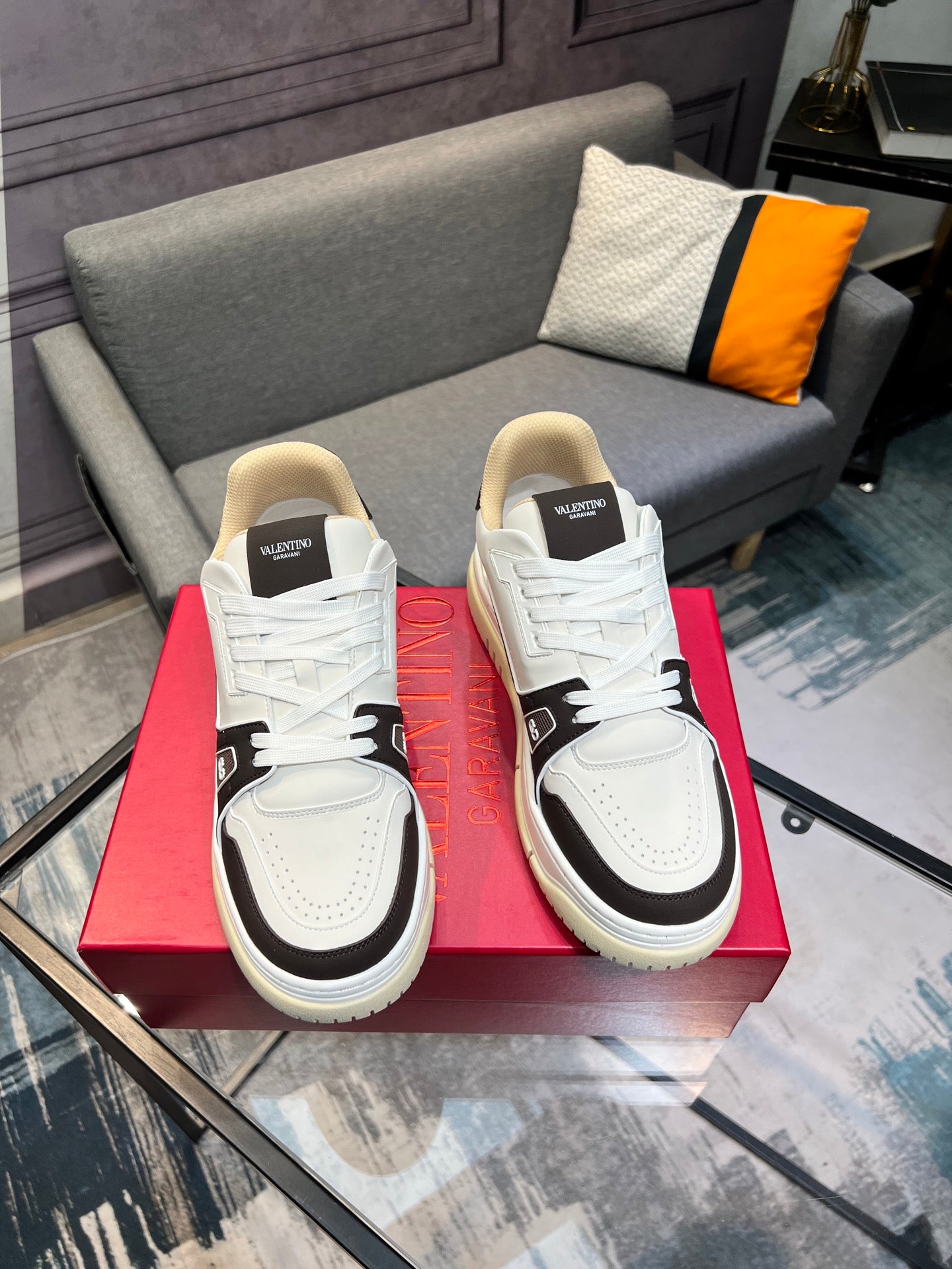 LuxluxHouse Best Quality Shoes Valentino