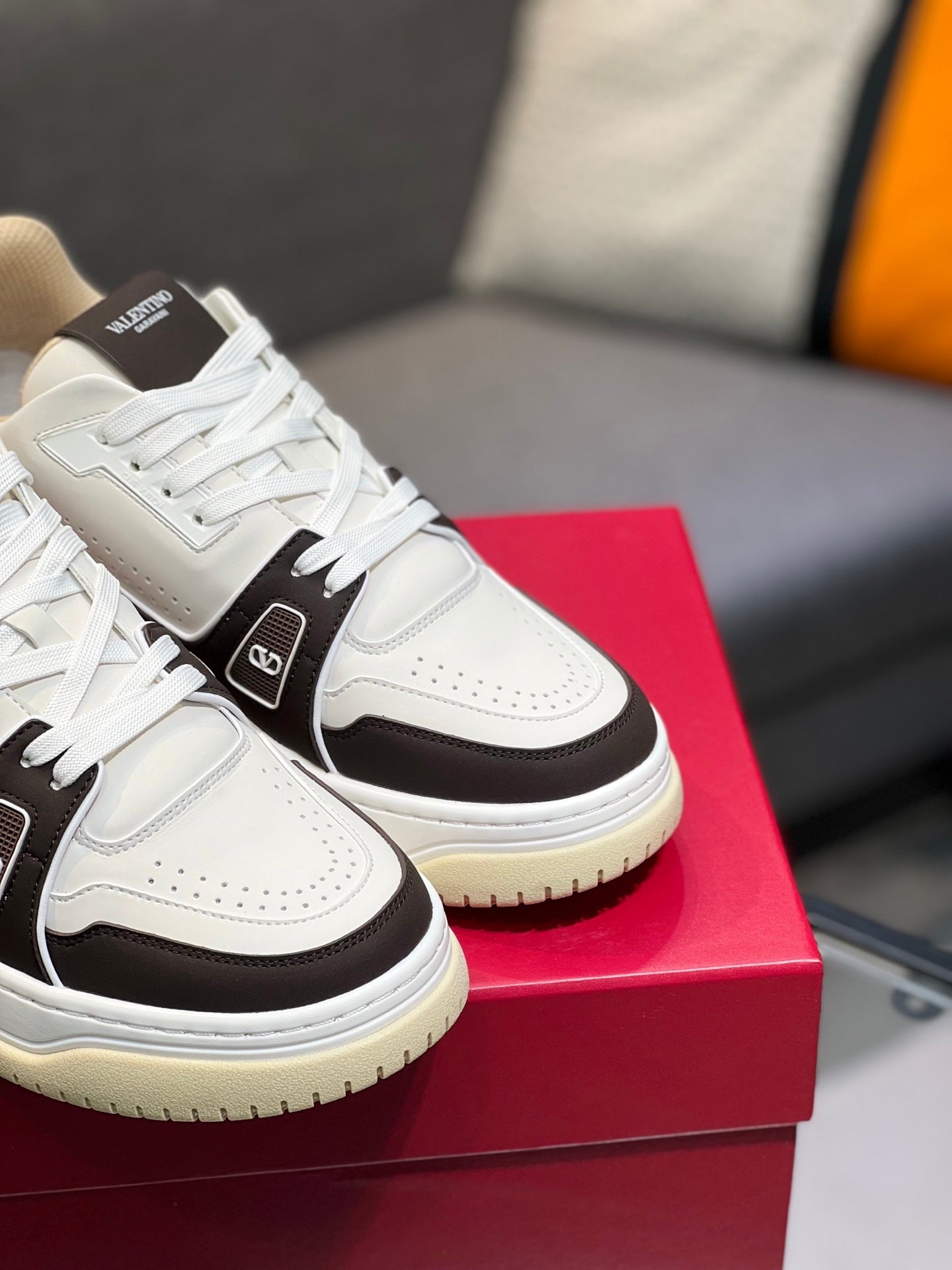 LuxluxHouse Best Quality Shoes Valentino