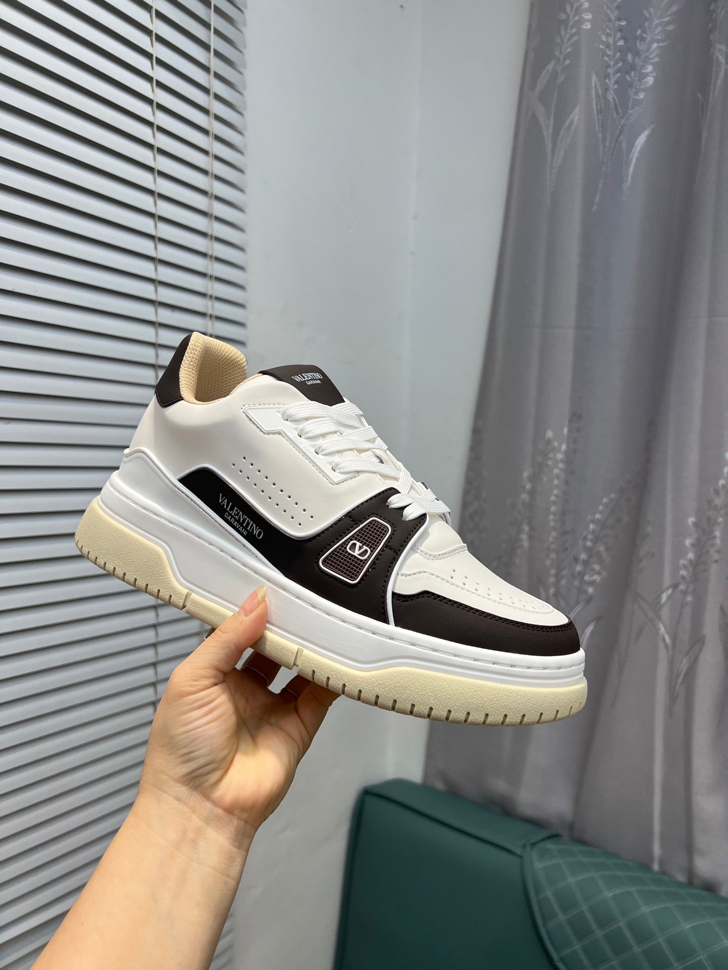 LuxluxHouse Best Quality Shoes Valentino