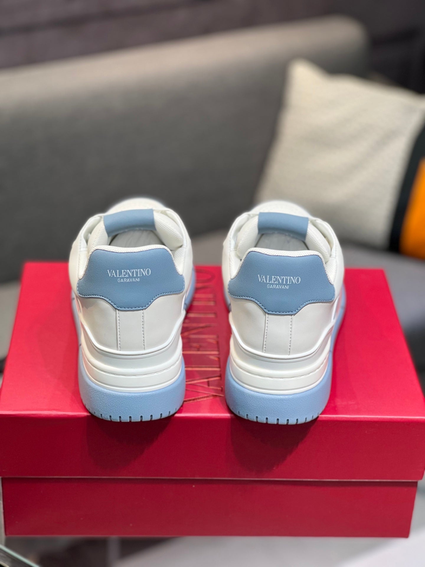 LuxluxHouse Best Quality Shoes Valentino