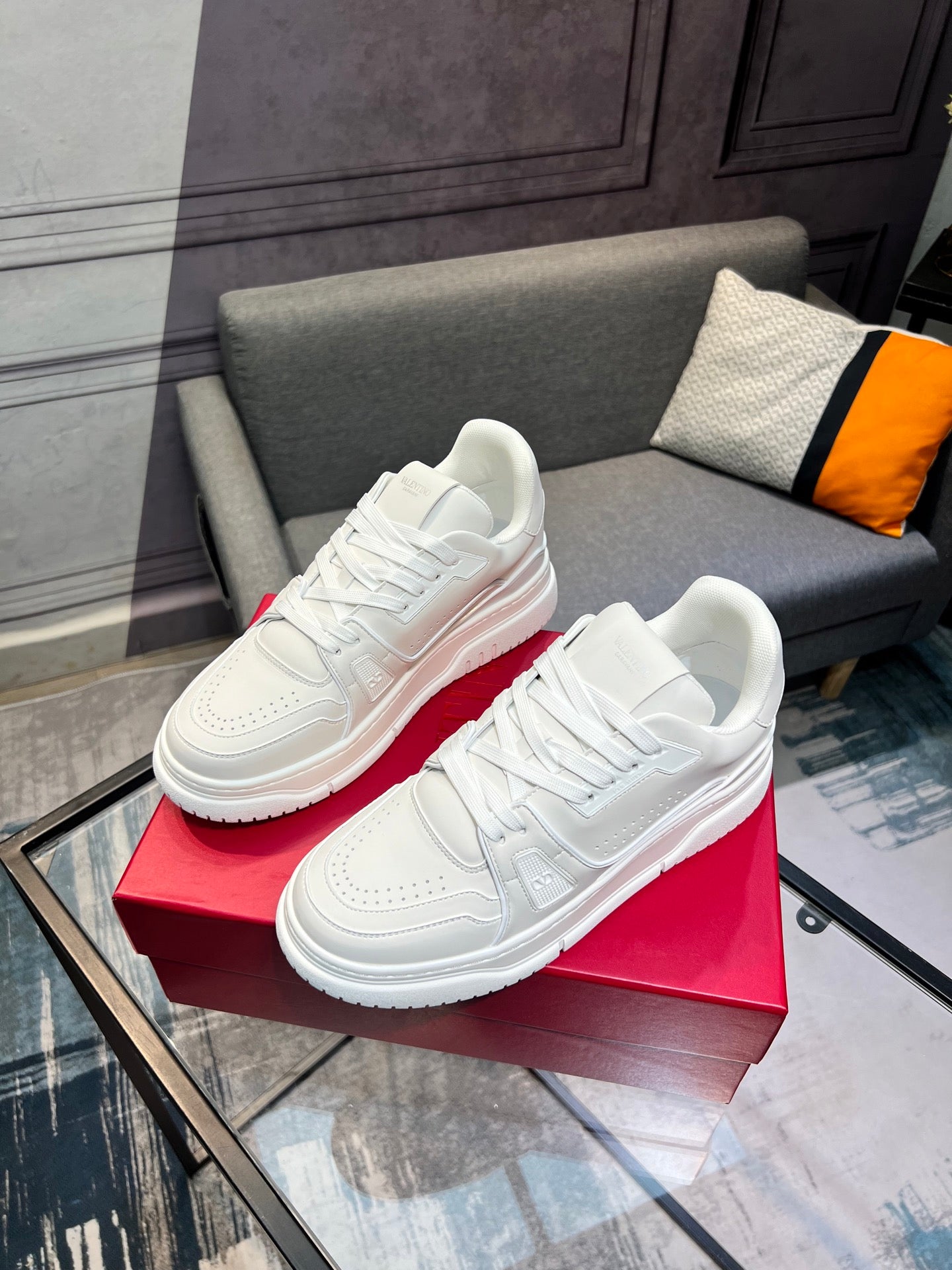 LuxluxHouse Best Quality Shoes Valentino