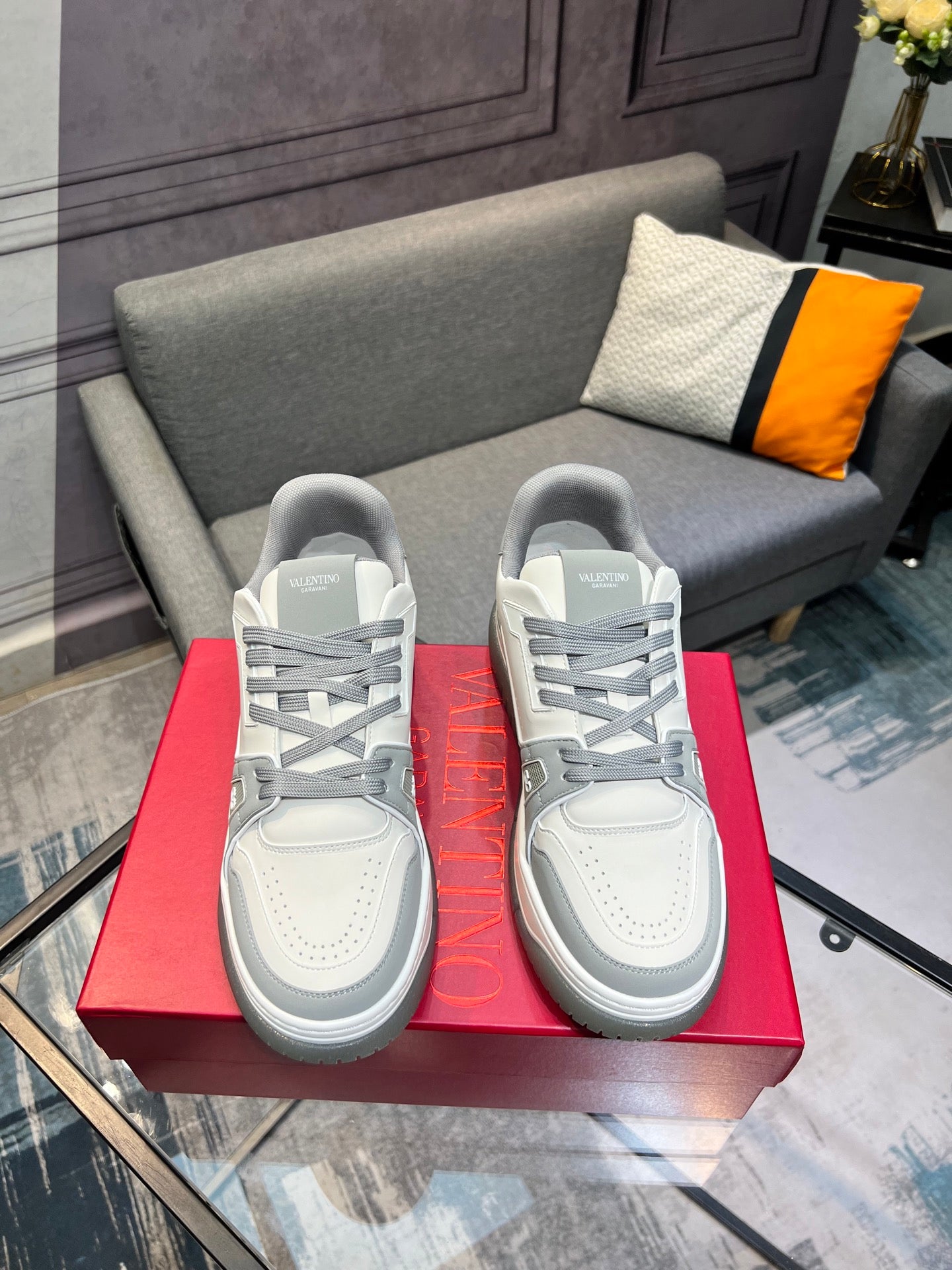 LuxluxHouse Best Quality Shoes Valentino