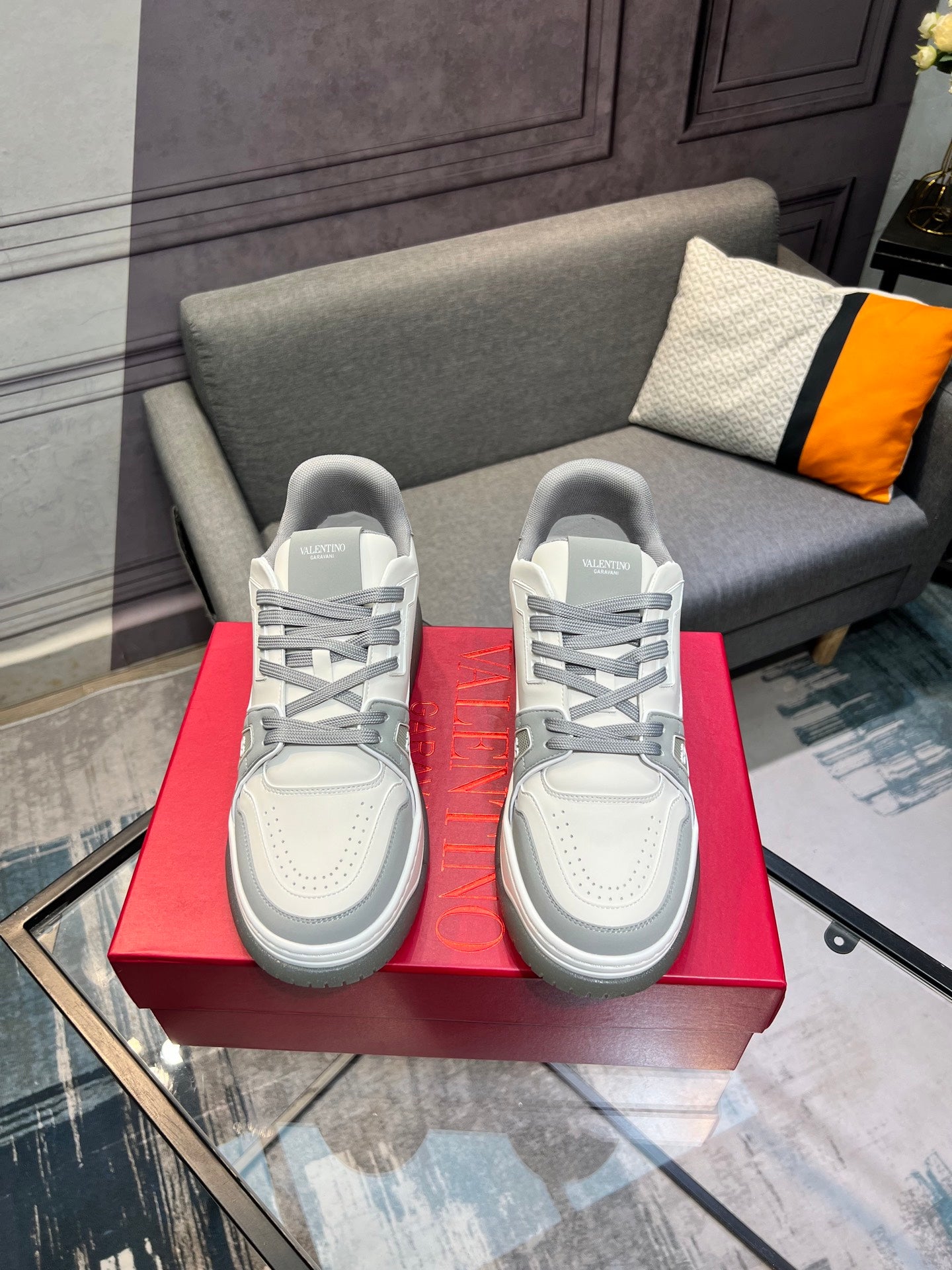 LuxluxHouse Best Quality Shoes Valentino