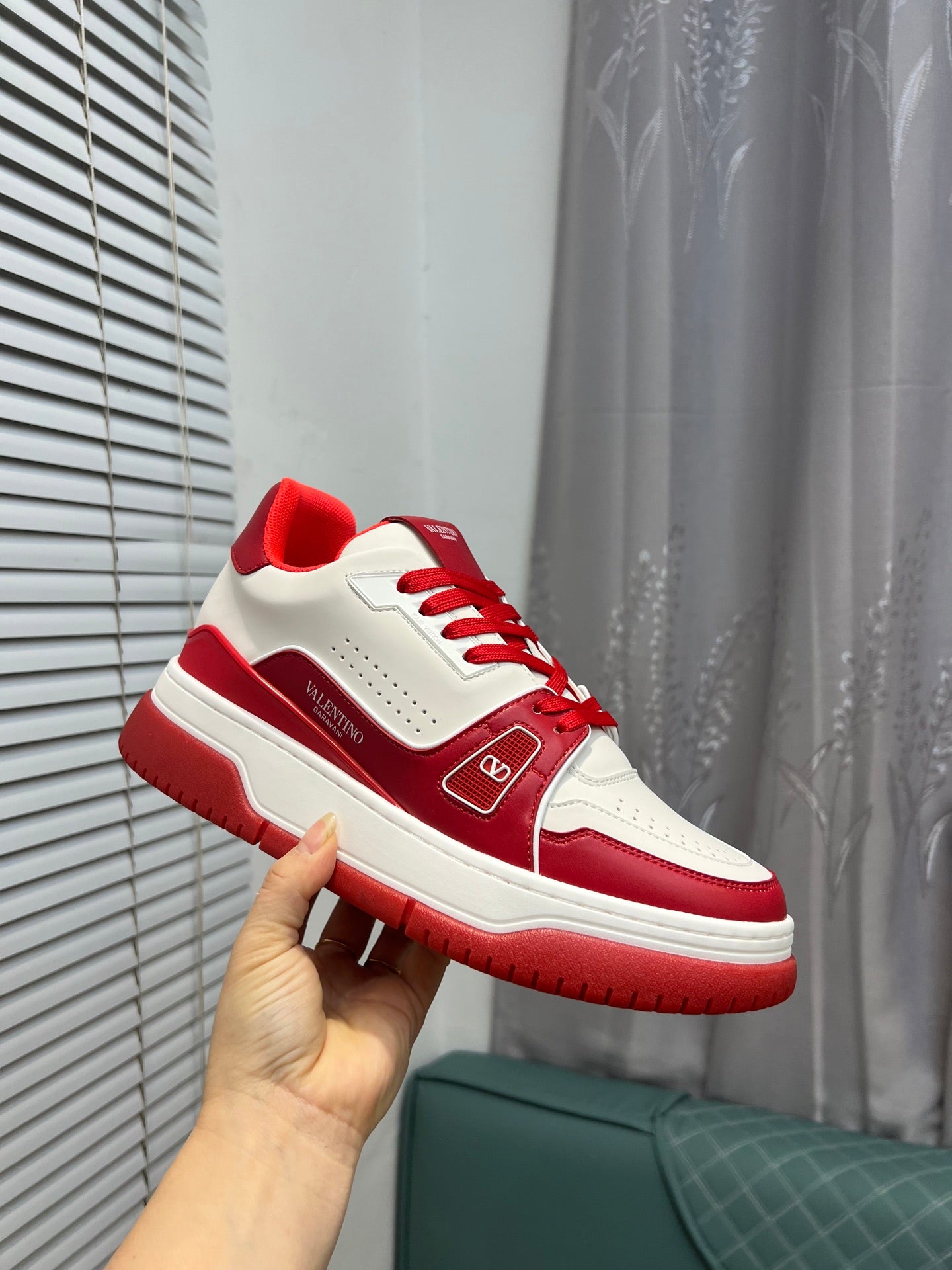 LuxluxHouse Best Quality Shoes Valentino