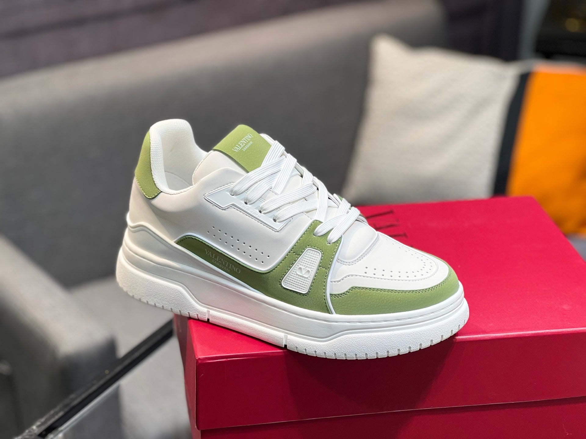 LuxluxHouse Best Quality Shoes Valentino