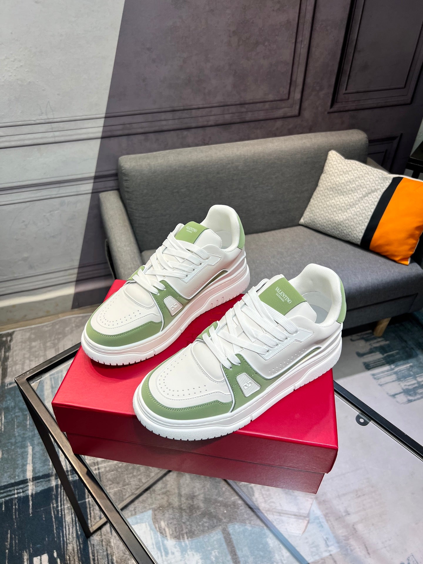 LuxluxHouse Best Quality Shoes Valentino