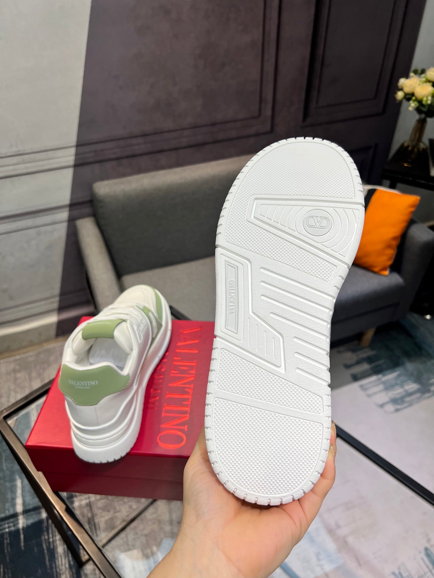 LuxluxHouse Best Quality Shoes Valentino