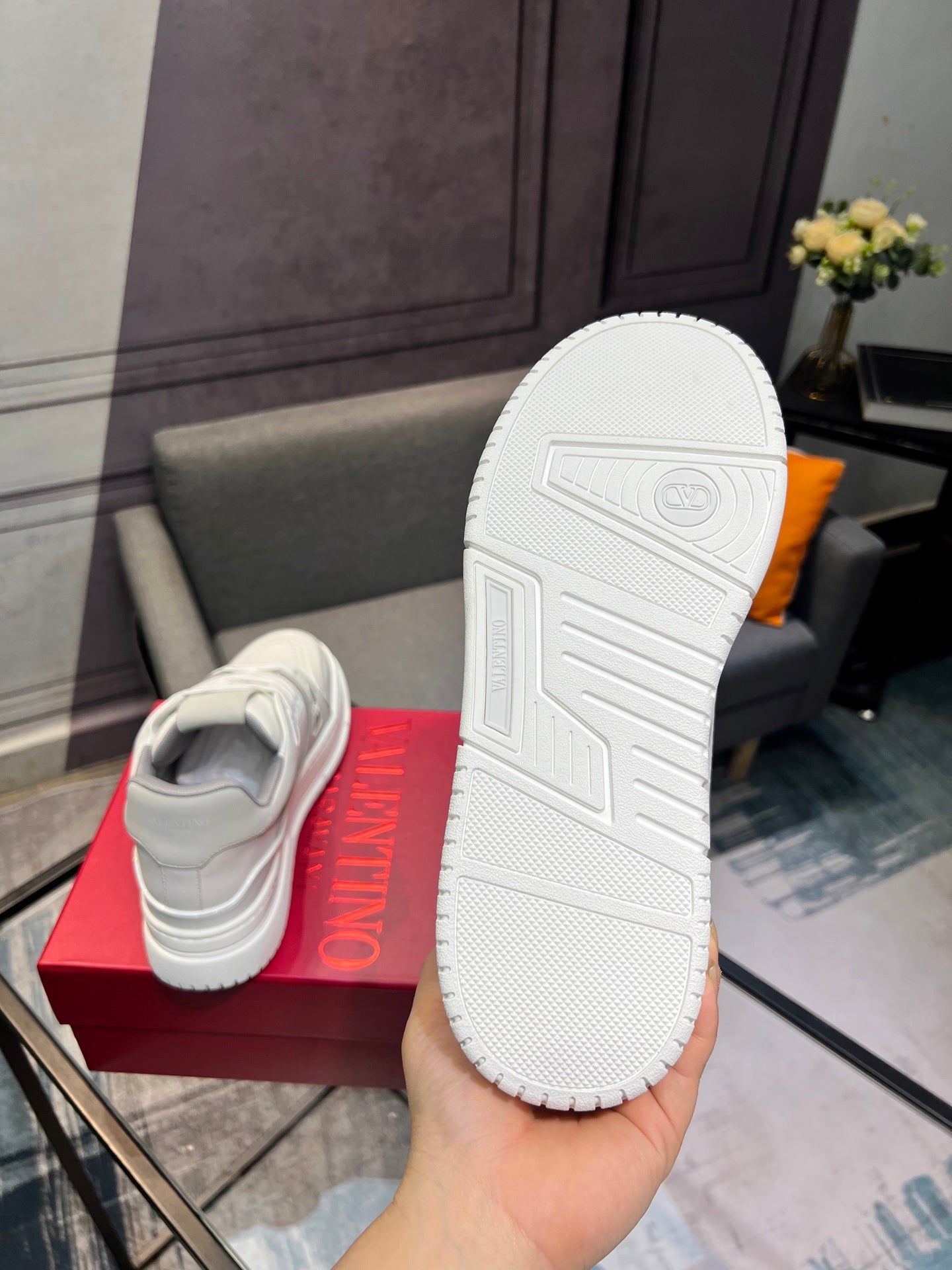 LuxluxHouse Best Quality Shoes Valentino