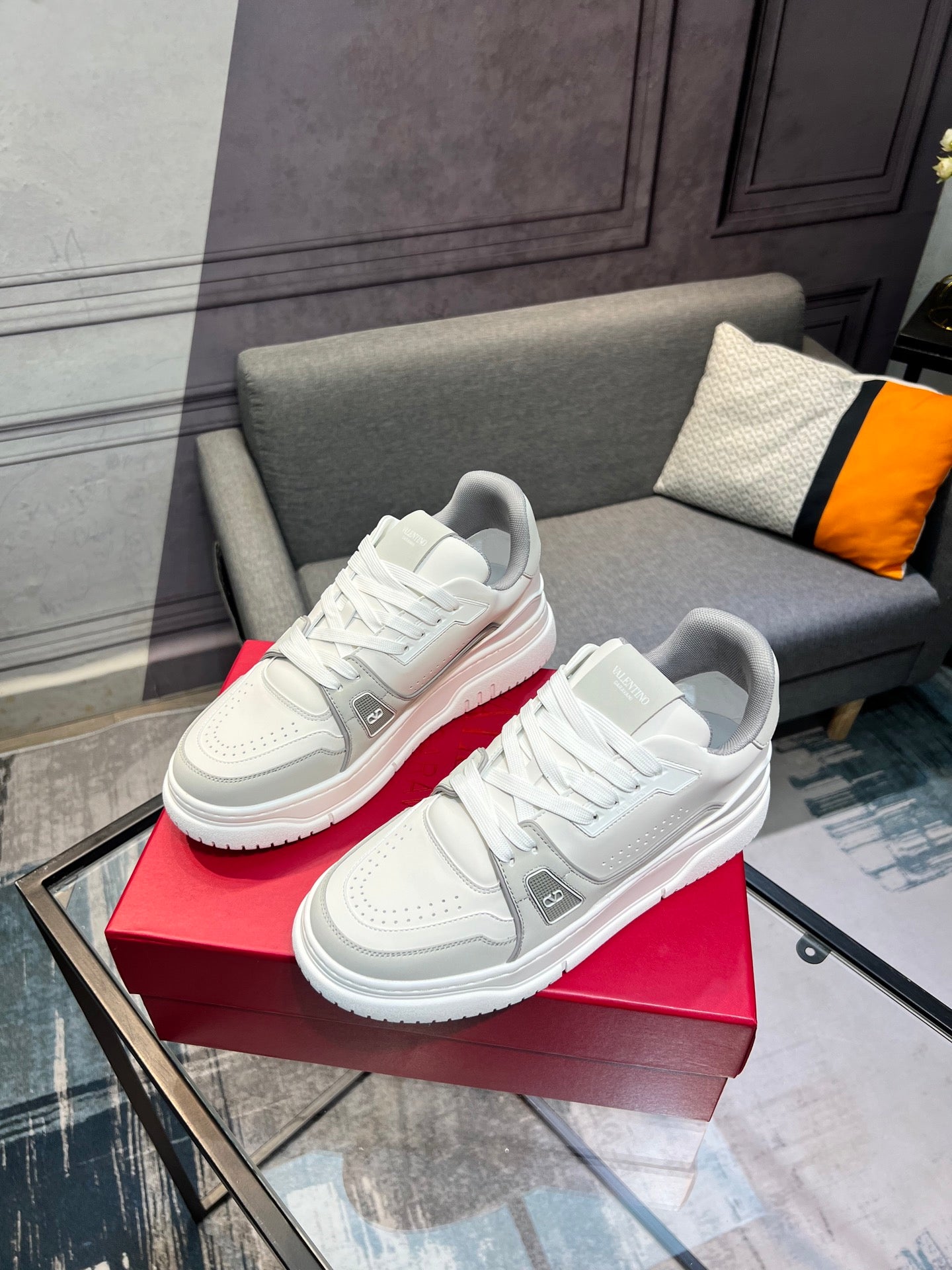 LuxluxHouse Best Quality Shoes Valentino