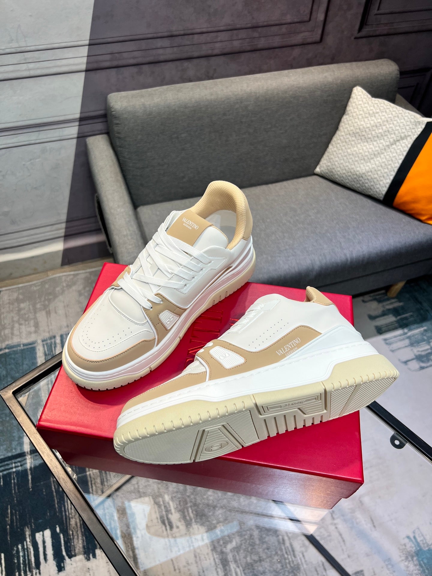 LuxluxHouse Best Quality Shoes Valentino