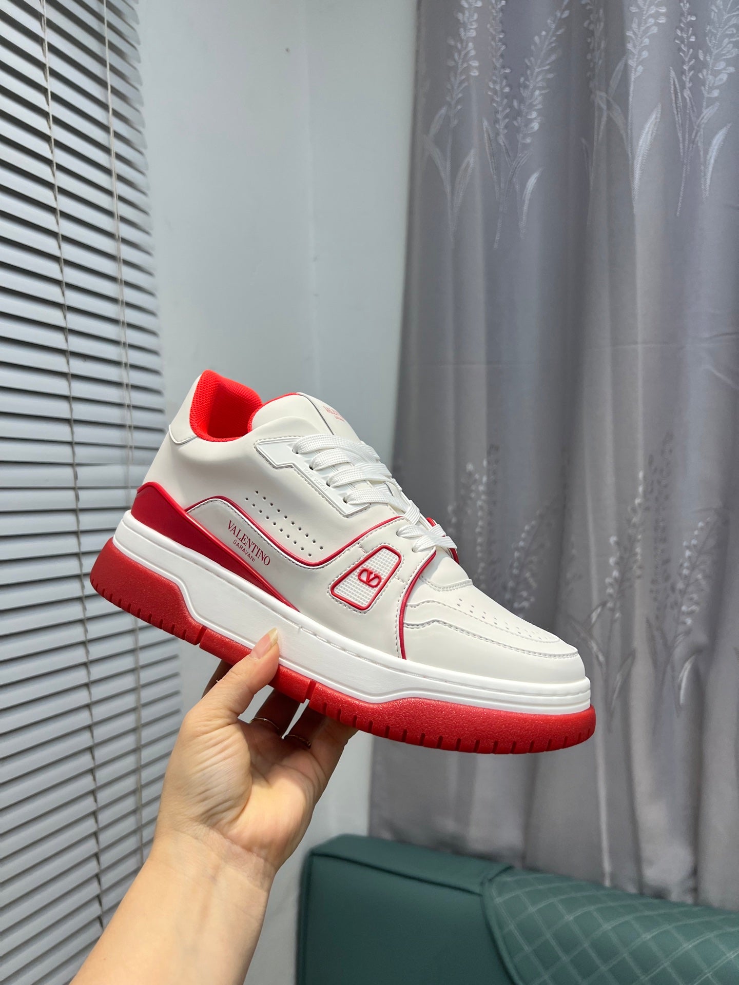 LuxluxHouse Best Quality Shoes Valentino